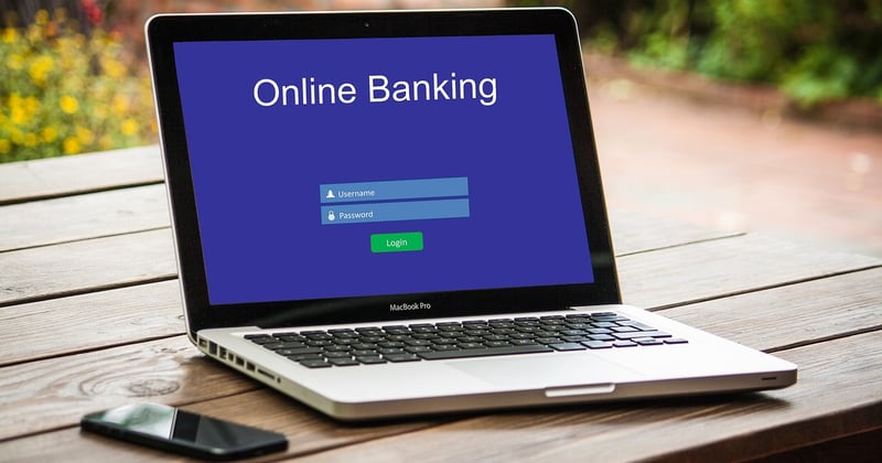 Web design et finance : simplifier les interfaces bancaires complexes